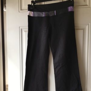 Near New Lulelemon Yoga Pant Size 4